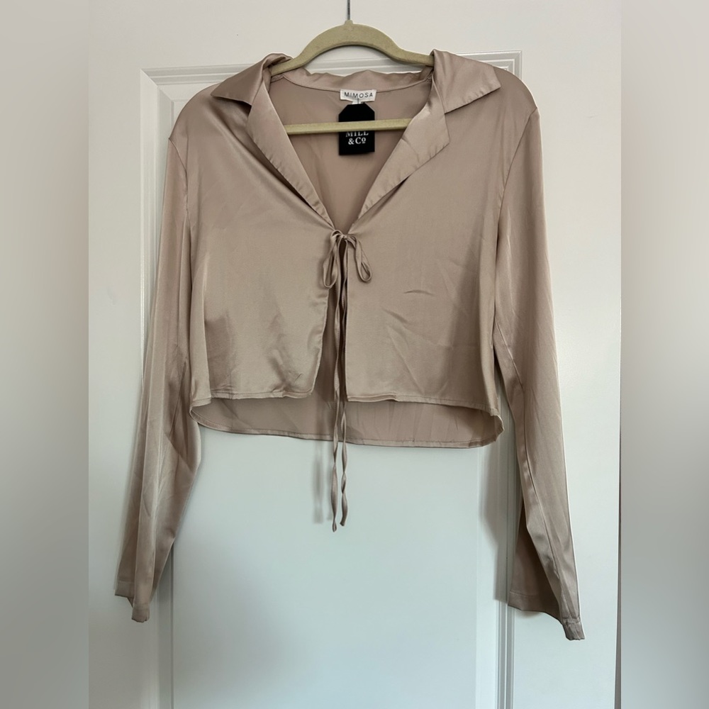 Satin long sleeves top w/ tie front